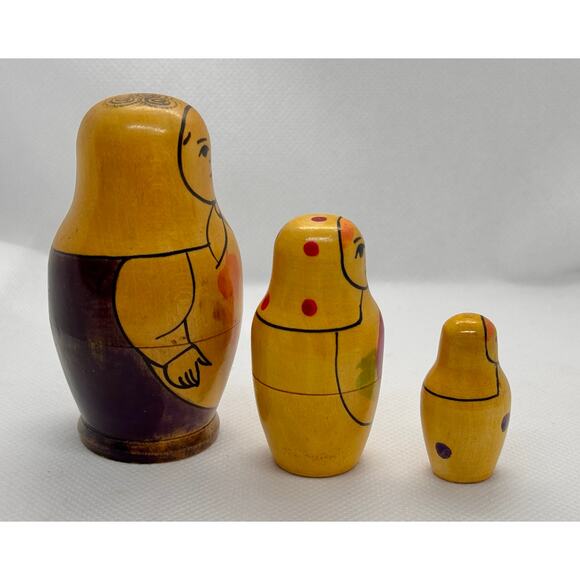 Vintage USSR Matryoshka Small Nesting Dolls (Set of 3) - Picture 7 of 15